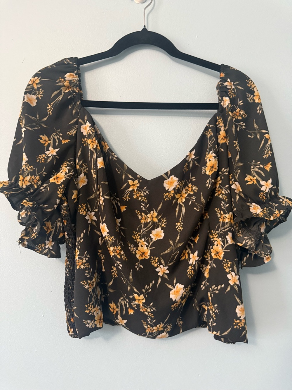 Abercrombie Floral Puff Sleeve V-Neck Women’s Top - Green with Yellow Flowers